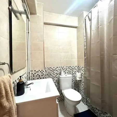Exclusiva Habitacion, Frente A Estadio Balaidos A Pocos Minutos De La Playa! Séjour chez l'habitant *